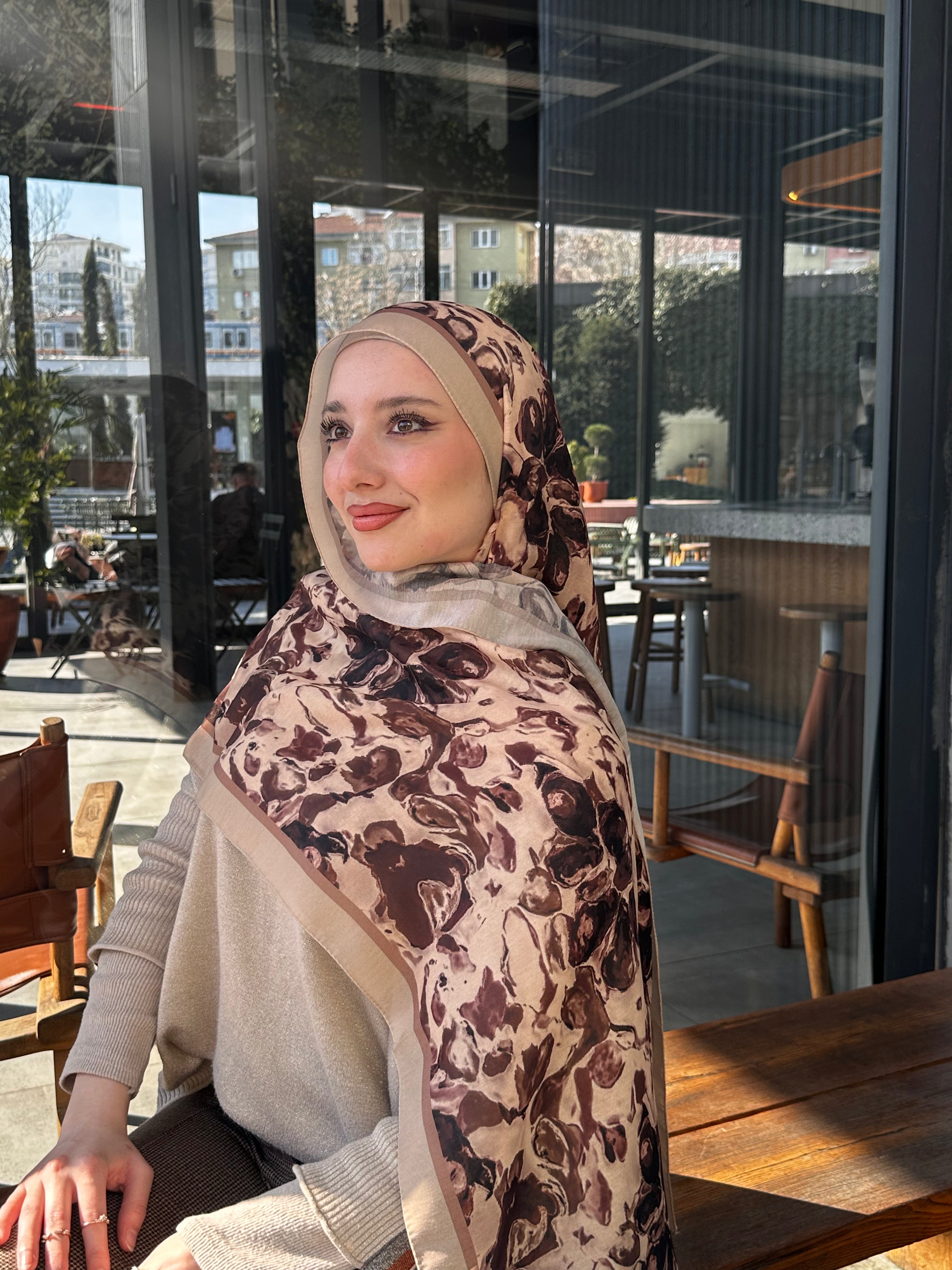 Gül Desenli Şal – Bej