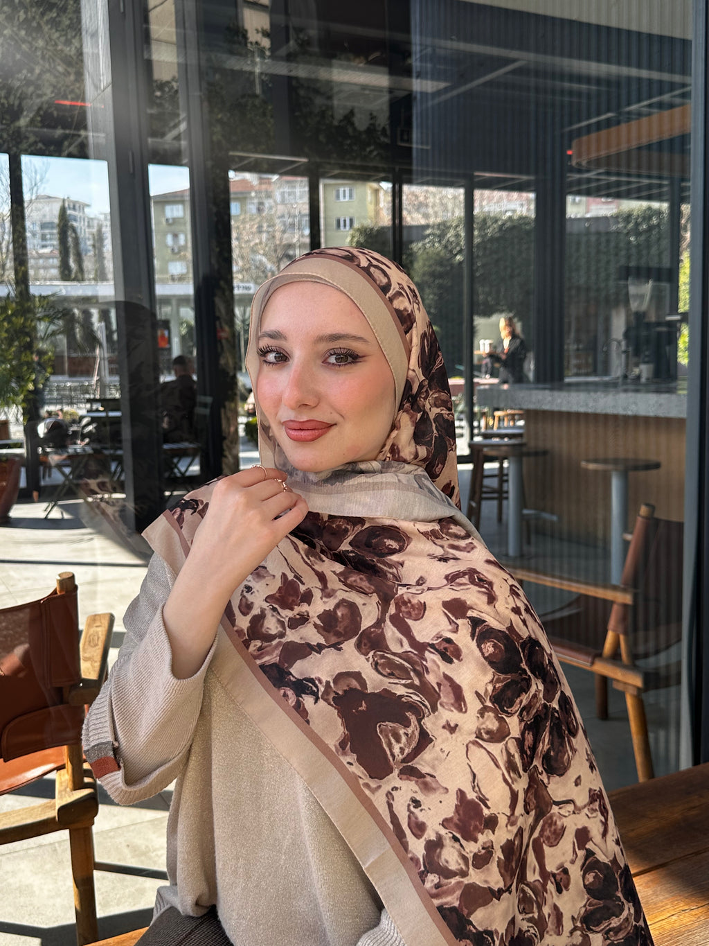 Gül Desenli Şal – Bej