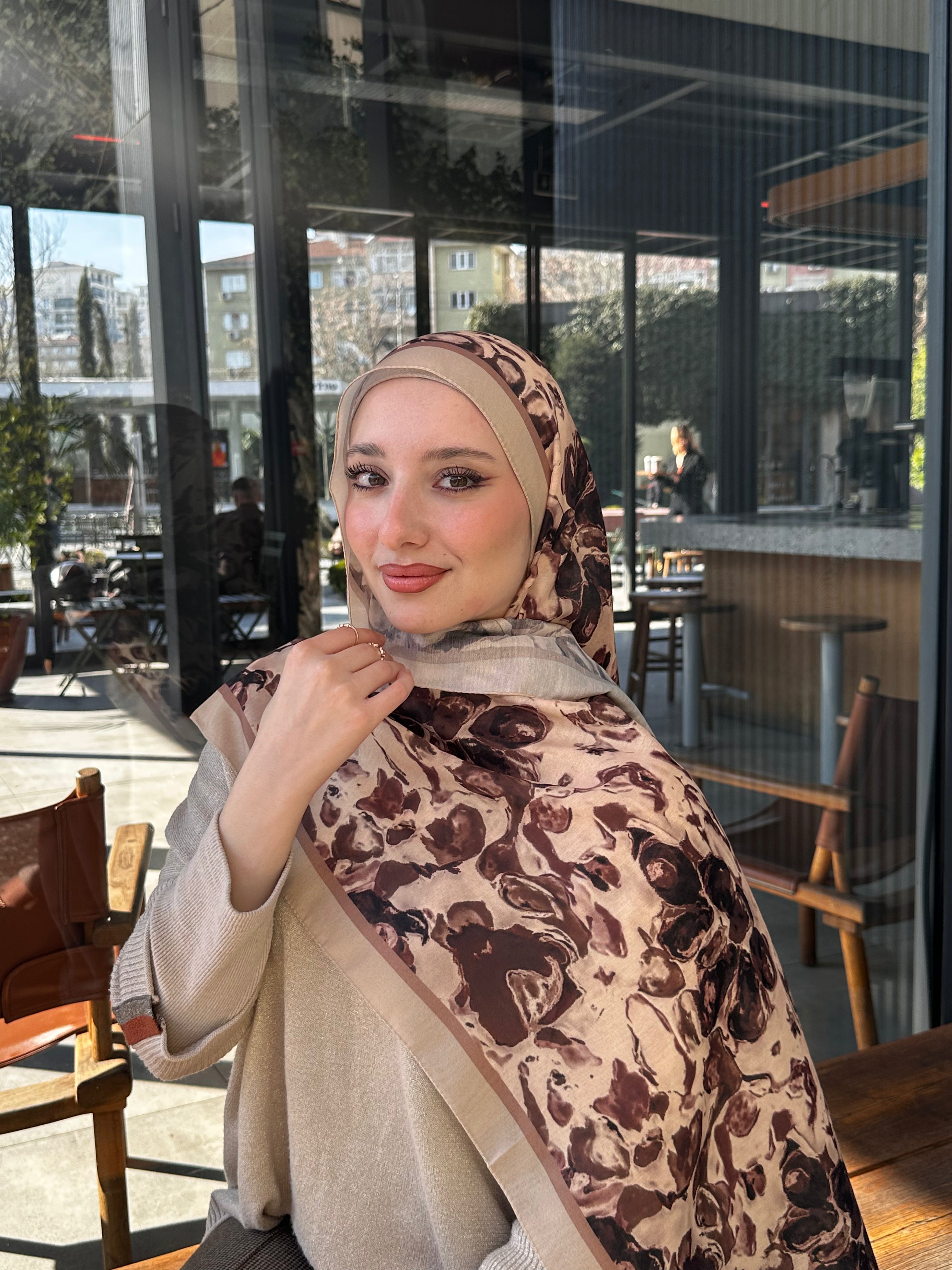 Gül Desenli Şal – Bej