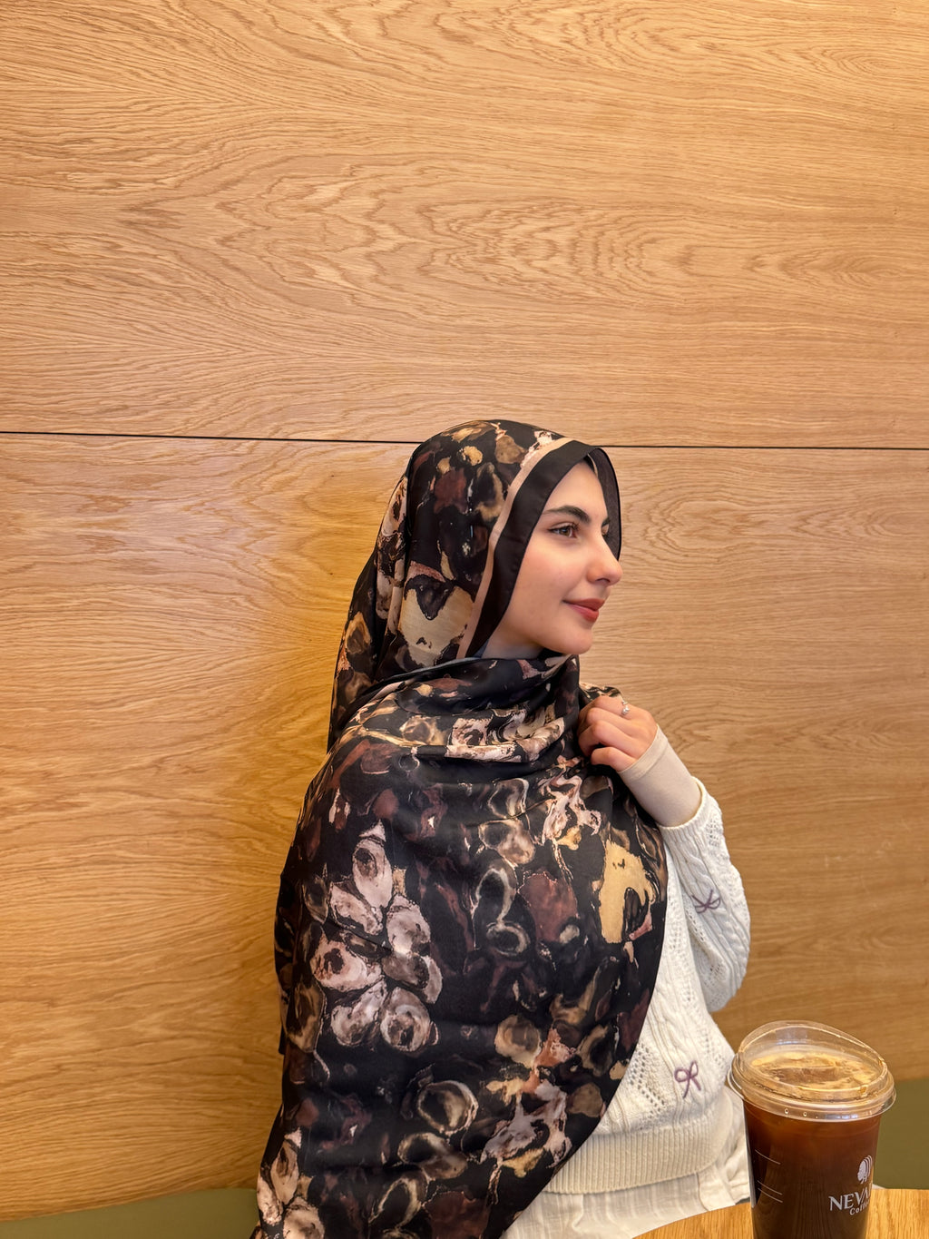 Gül Desenli Şal – Siyah